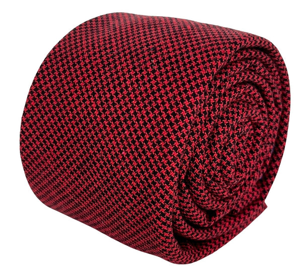 red and black dogtooth check