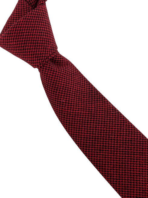 red and black dogtooth check
