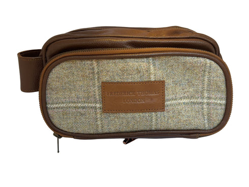Luxury tweed weekend bag with matching wash bag in beige light fawn brown traditional check 100% wool tweed with leather straps
