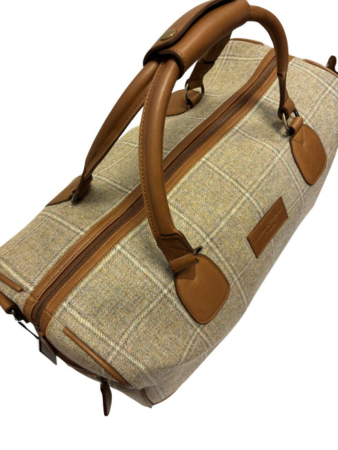 Luxury tweed weekend bag with matching wash bag in beige light fawn brown traditional check 100% wool tweed with leather straps