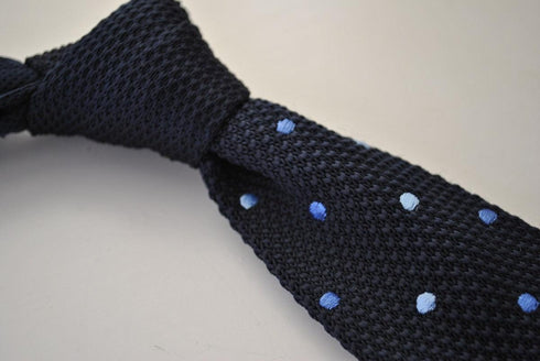 navy blue skinny knitted tie with light blue polka dots