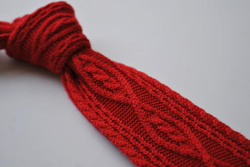 red skinny cable knit tie