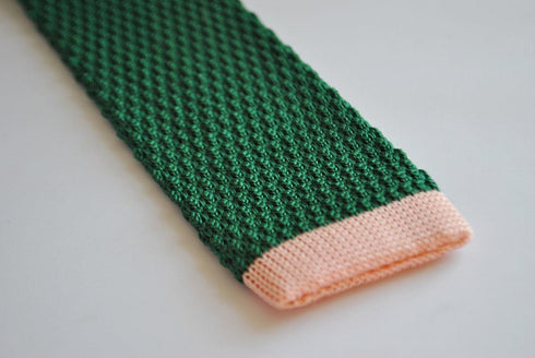 green skinny knitted tie with pink tip