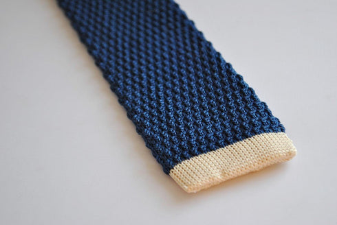 navy blue skinny knitted tie with cream tip