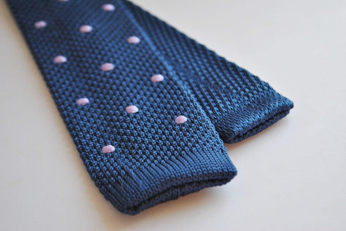 navy blue skinny knitted tie with lilac purple polka dots