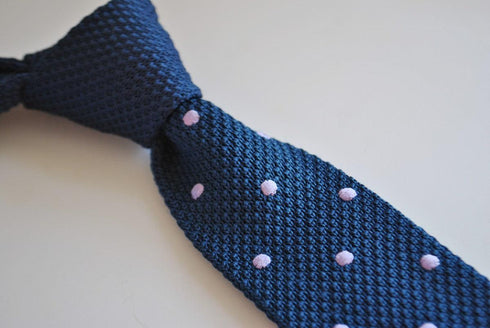 navy blue skinny knitted tie with lilac purple polka dots
