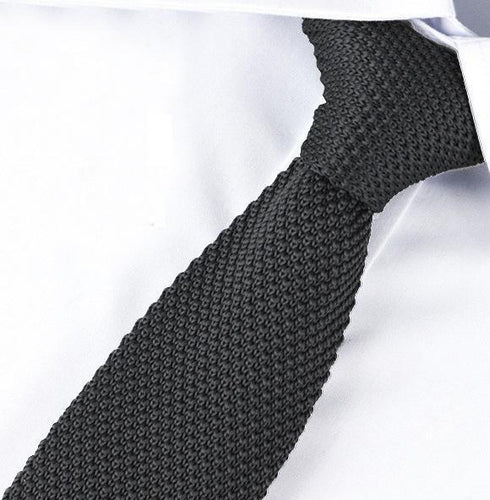 grey knitted tie with pointed end in standard 8cm width