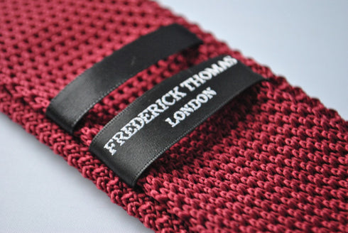 plain maroon knitted tie with pointed end 8cm