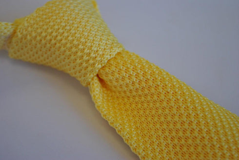 plain lemon yellow skinny knitted tie