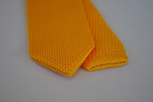 plain gold yellow knitted tie with pointed end 8cm