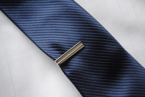 silver short ridged tie clip