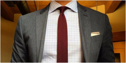 Christmas Party Essential: the red knitted tie