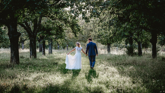 How to Dress for a Barn Wedding